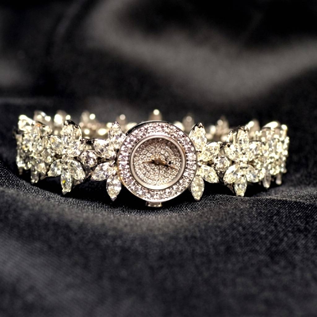 QUEEN D GOLD & DIAMONDS